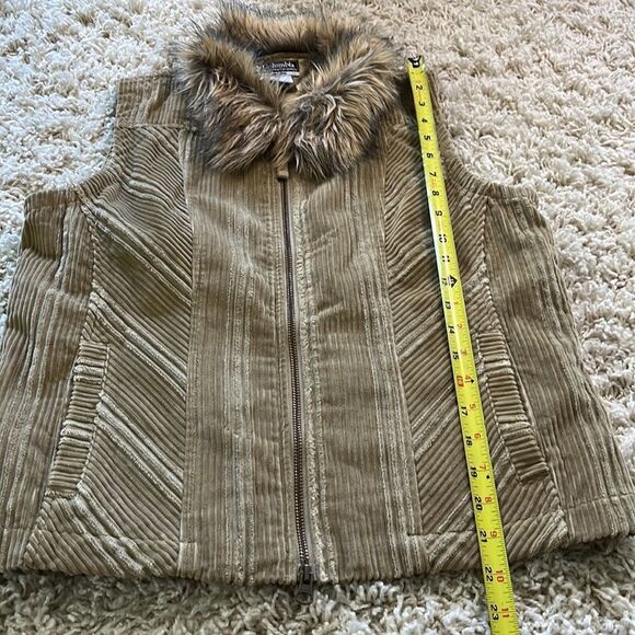 Columbia Tan Corduroy Faux Fur Collar Zip Front Vest Women's Medium EUC - Picture 8 of 14